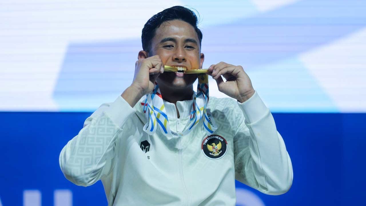 Alwi Farhan Raih Emas, Kalahkan Zaki Ubaidillah di Final Tunggal Putra Badminton SEA Games 2025