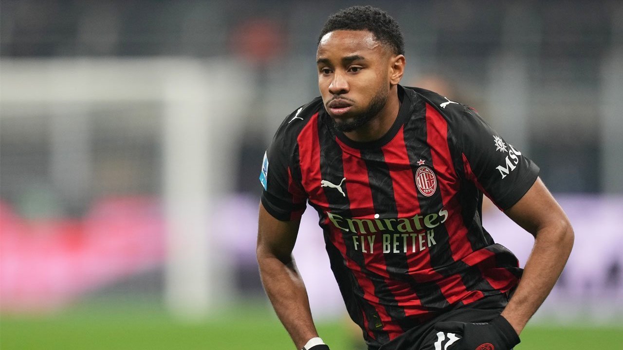 AC Milan: Nkunku Abaikan Tawaran Saudi, Fokus Bangkit di Paruh Kedua Musim