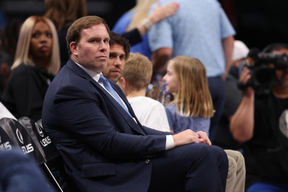 Ambisi Patrick Dumont Bikin Anthony Davis Belum Tersentuh Isu Pertukaran