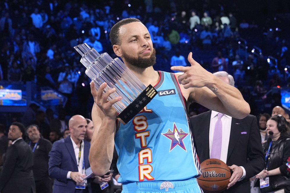 Persentase Tembakan Tiga Angka Steph Curry: Angka Menakjubkan dalam Kariernya