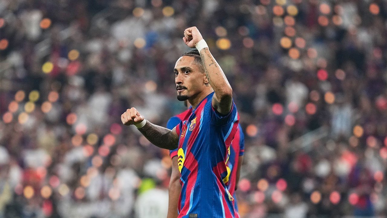 Raphinha Tidak Dibawa Hadapi Real Sociedad, Barcelona Siapkan Alternatif