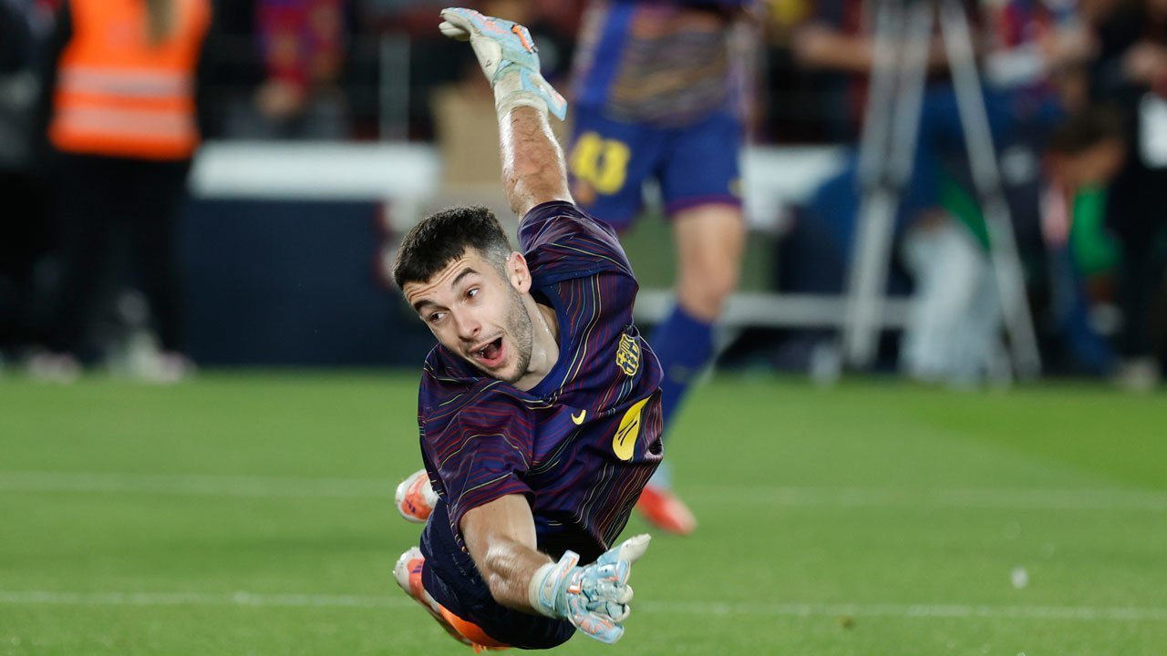 Joan Garcia Ukir Sejarah, Sejajar Ter Stegen Usai Aksi Gemilang di Derby Catalan