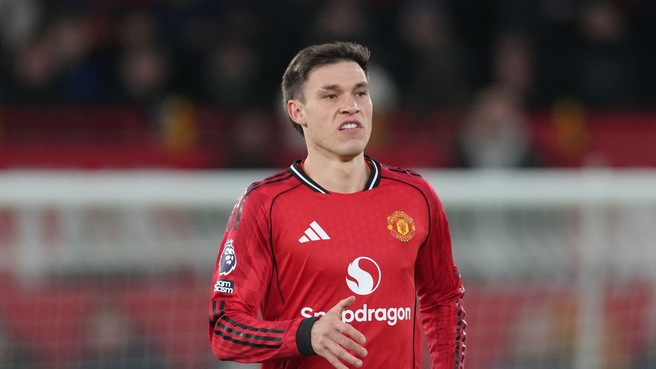 Rio Ferdinand Dibuat Kecewa Banget Sama Gelandang Manchester United Satu Ini