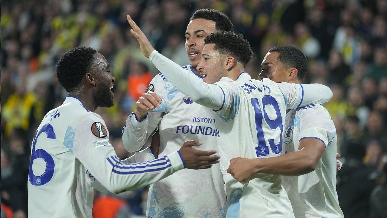 Rekap Liga Europa: Gol Sancho Antar Aston Villa ke 16 Besar, Roma Perkasa di Olimpico, Lyon Masih Tak Tergeser