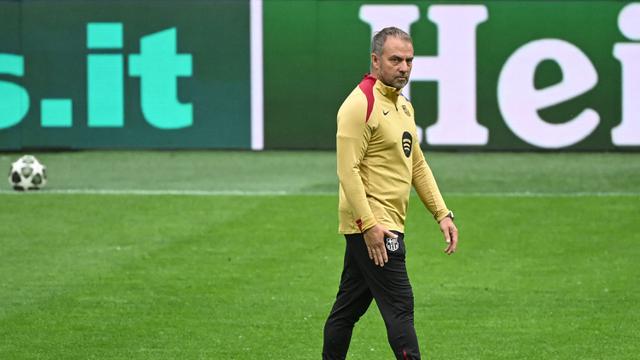 Hansi Flick Nilai Barcelona Butuh Tambahan Bek di Bursa Januari Ini