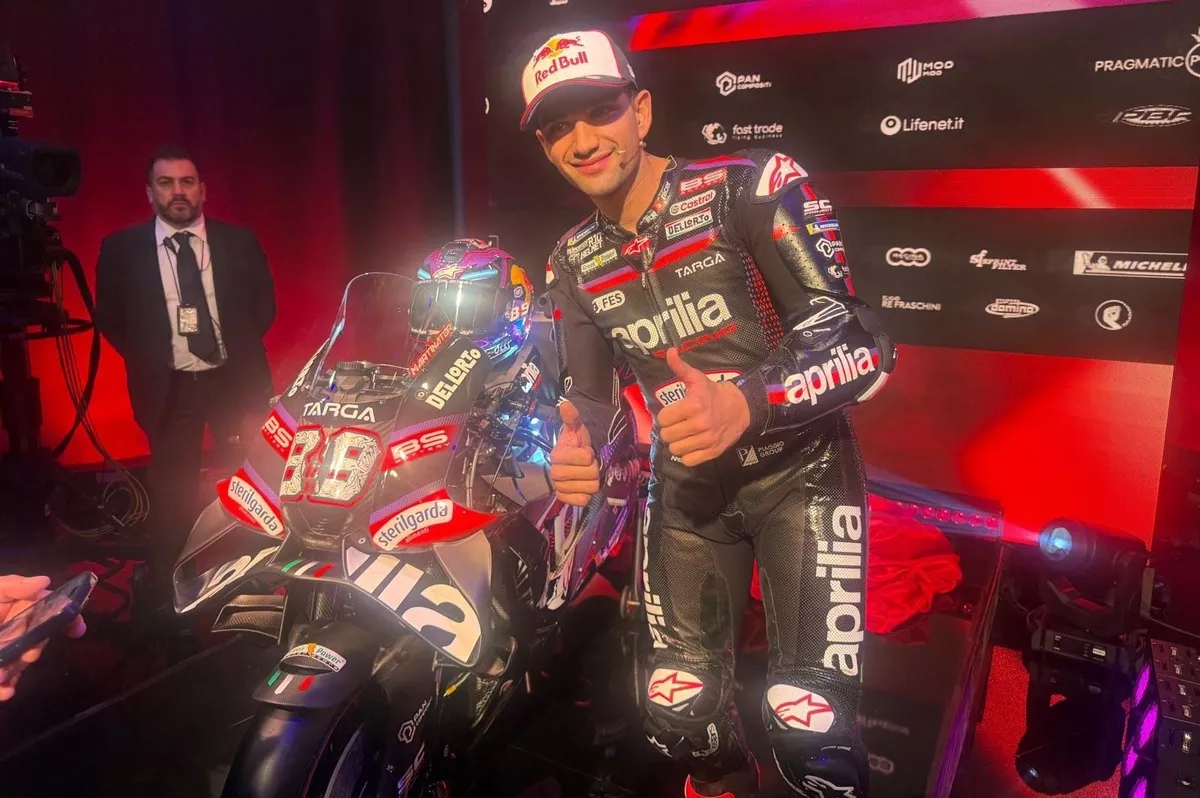 MARTIN TEGASKAN MISI JUARA BERSAMA APRILIA