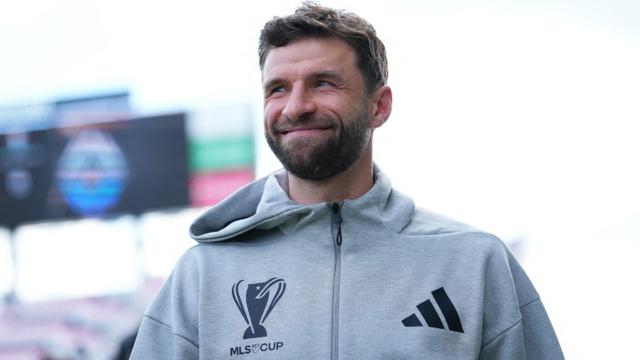 Thomas Müller Hampir ke MU: Keputusan yang Bisa Mengubah Arah Sejarah Sepak Bola