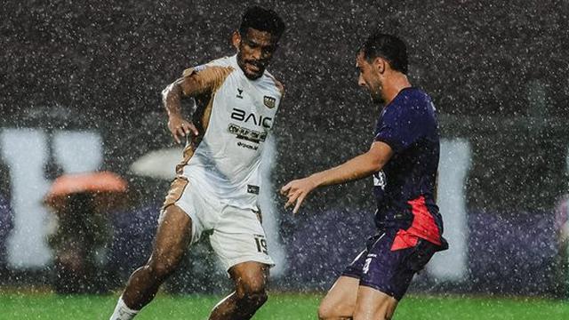 BRI Super League: Takluk dari Persik di Lapangan Tergenang, Jan Olde Riekerink Nilai Dewa United Kesulitan Berkembang