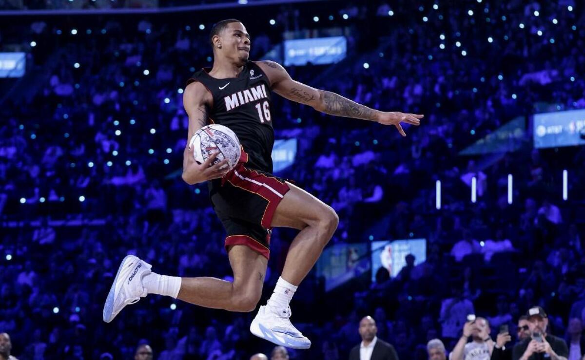 Keshad Johnson Unggul atas Carter Bryant, Rebut Gelar Slam Dunk Contest 2026