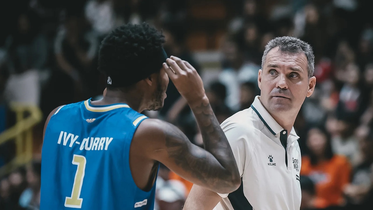 Jordan Ivy-Curry Beberkan Faktor Penting di Balik Dominasi Satria Muda atas KBS