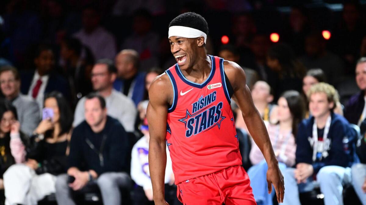 Team Vince Carter Angkat Trofi Rising Stars 2026, VJ Edgecombe Dinobatkan sebagai MVP