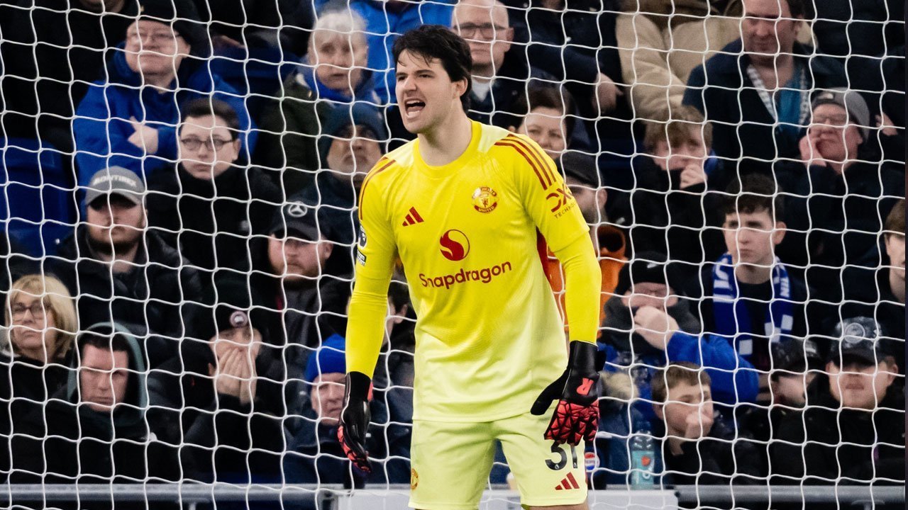 Manchester United Raih Clean Sheet di Goodison Park, Senne Lammens Dipuji Michael Carrick