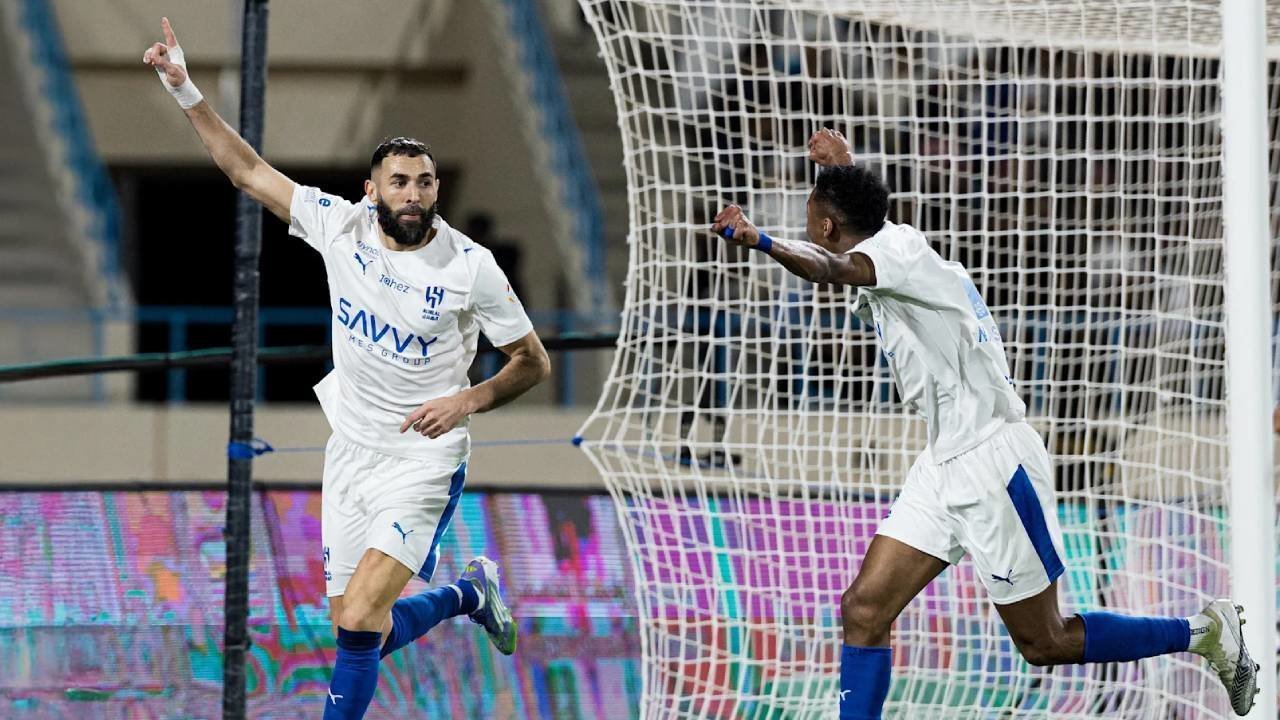 Debut Spektakuler! Karim Benzema Langsung Cetak Hat-trick Saat Al Hilal Menang Telak 6-0 Atas Al Okhdood